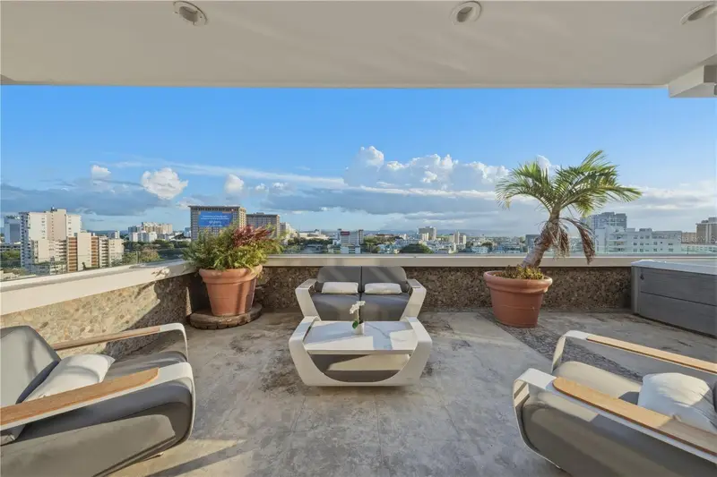 1354 Luchetti St #Ph, PR