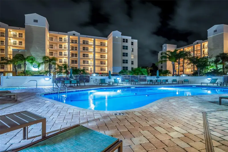 1200 Country Club Dr #2106, FL