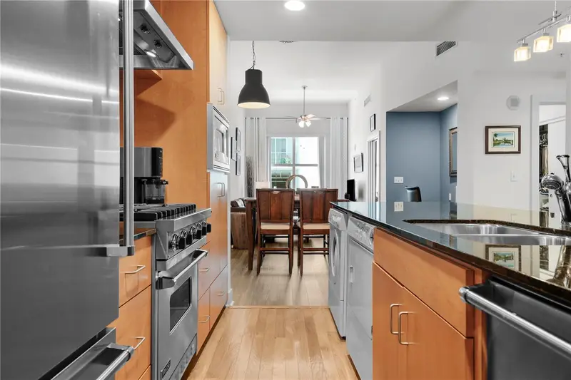1120 E Kennedy Blvd #827, FL