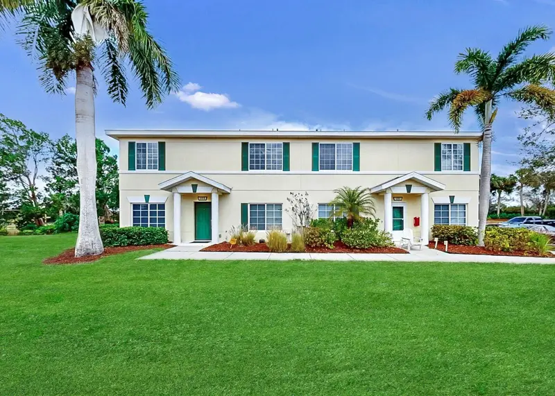 208 Cape Harbour Loop #102, FL