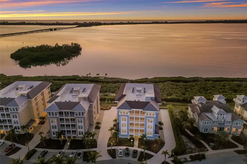 376 Aruba Cir #203, FL