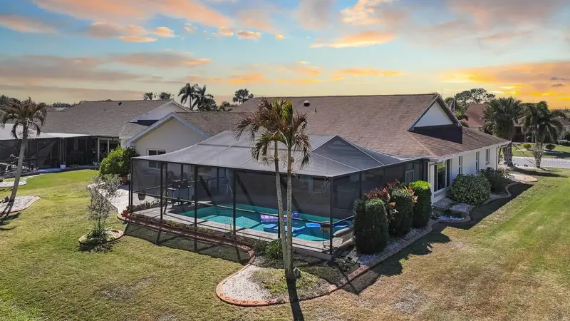 1917 E View Dr, FL