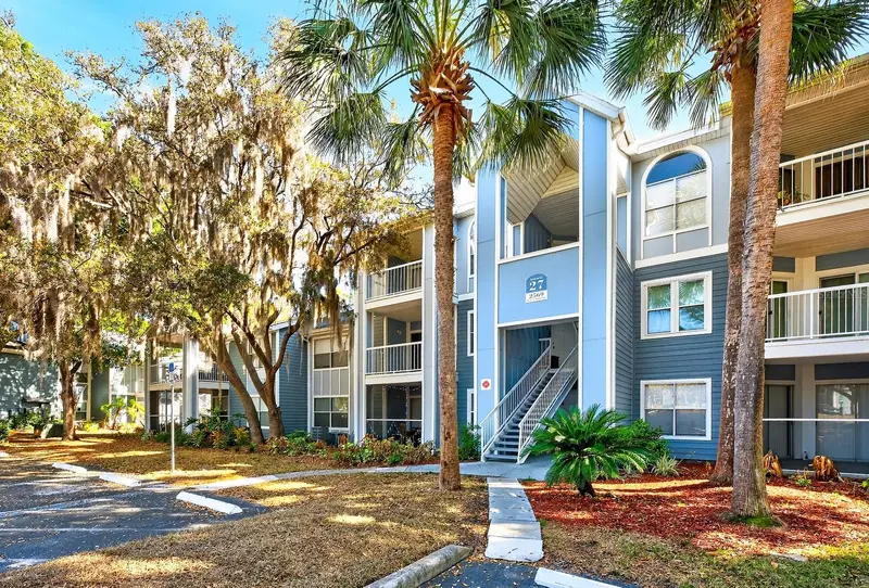 2569 Grassy Point Dr #207, FL
