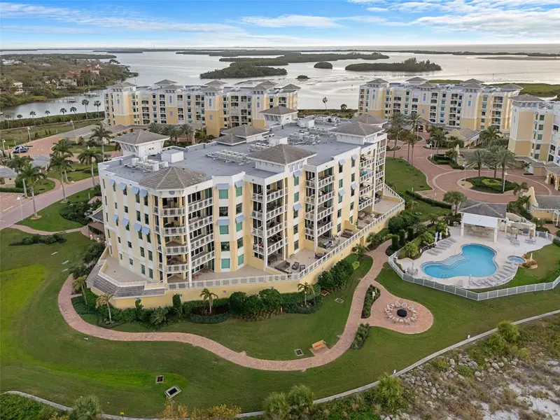 650 Collany Rd #405, FL