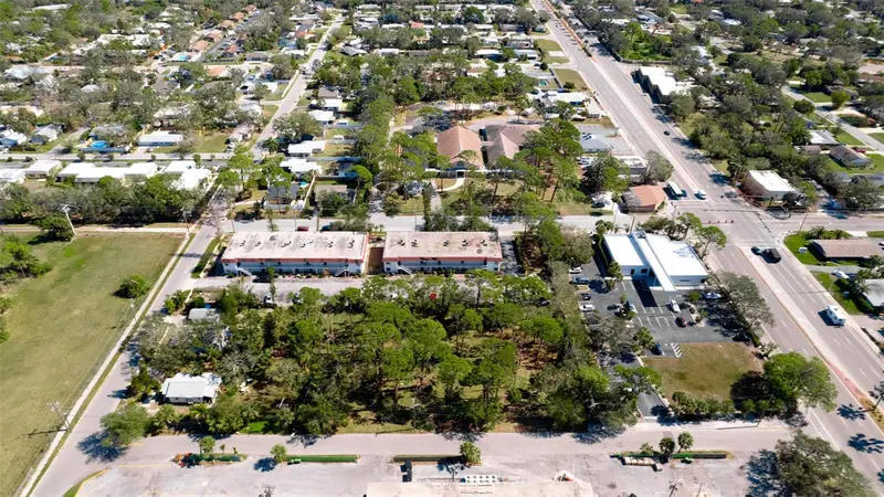 N Shade Ave, FL