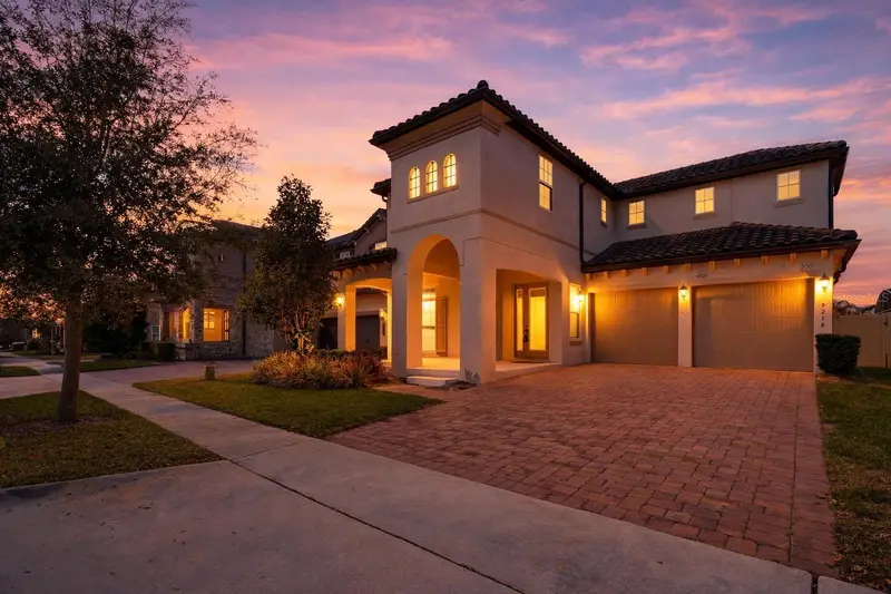 9218 Holliston Creek Pl, FL