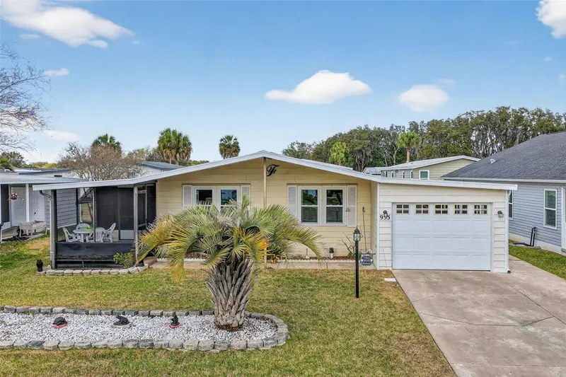 953 Orchid St, FL