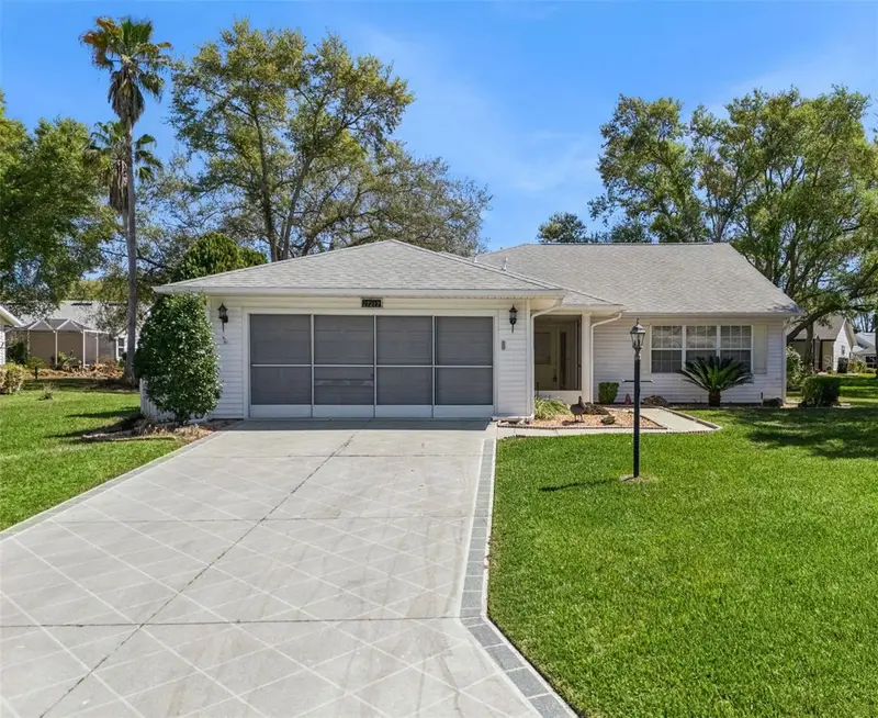 27217 Racquet Cir, FL