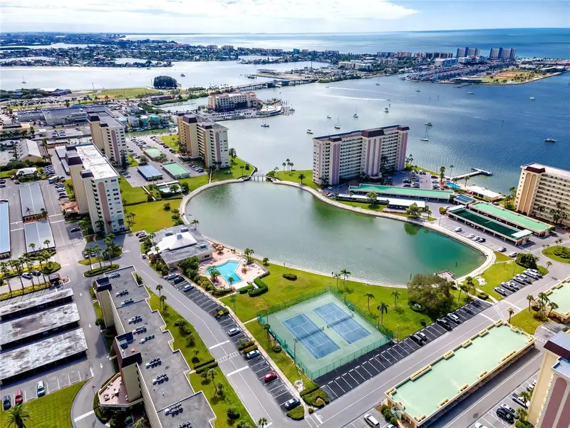4650 Cove Cir #409, FL