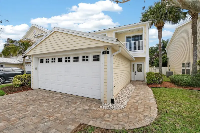 918 Woodbridge Ct, FL