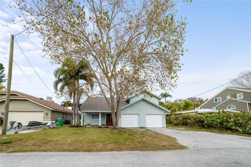 3149 N Canal Dr, FL