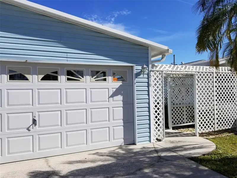 2016 Lake Linda Cir, FL