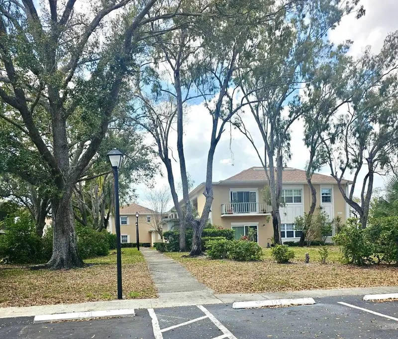 8300 Bardmoor Blvd #105, FL