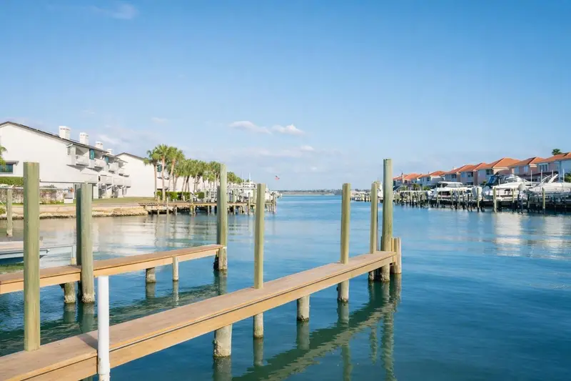 1591 Gulf Blvd #203s, FL
