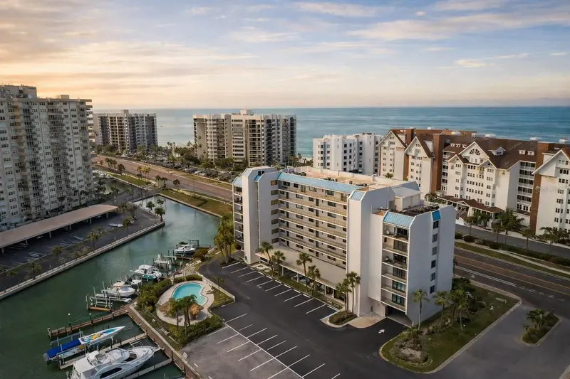 1591 Gulf Blvd #203s, FL