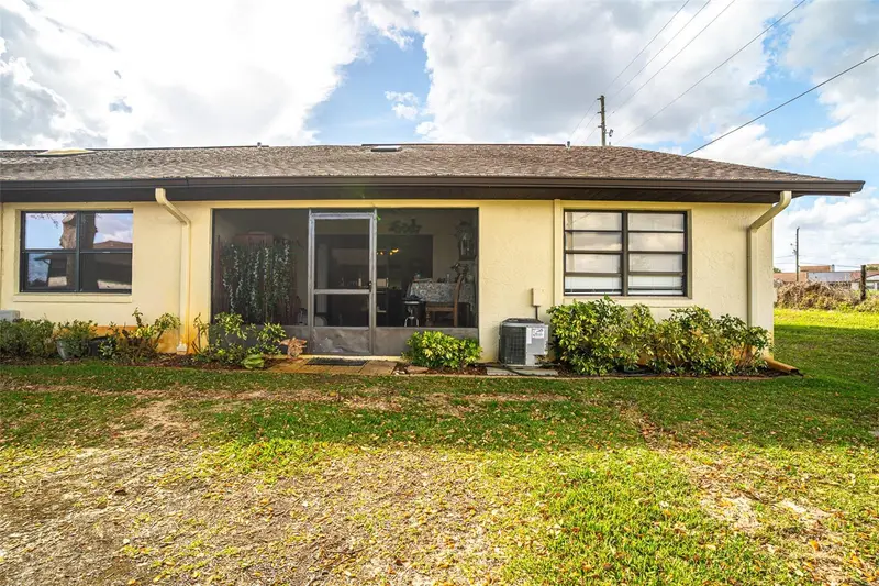 15 Charlton Dr #15, FL