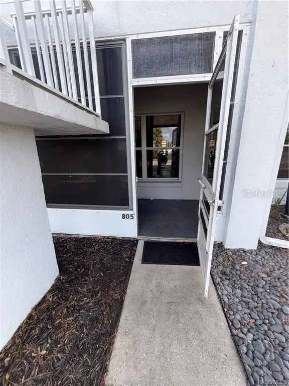 805 Se Mayo Dr #805, FL