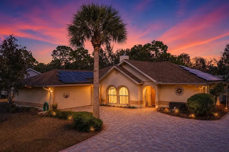 84 N Country Club Dr, FL