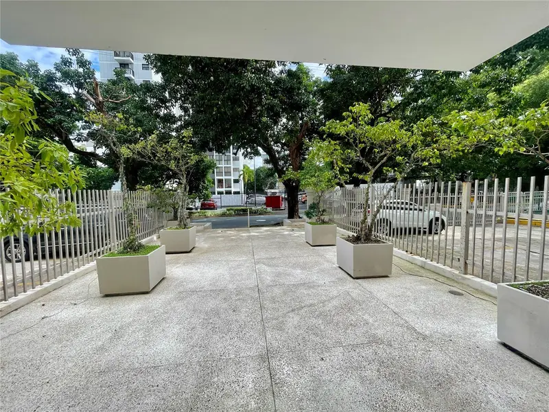 76 Kings Court #902, PR