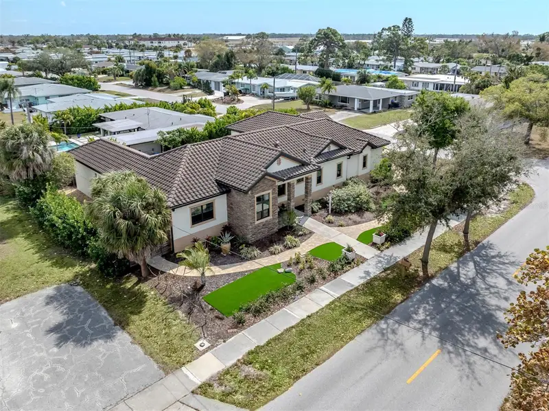1109 The Rialto, FL