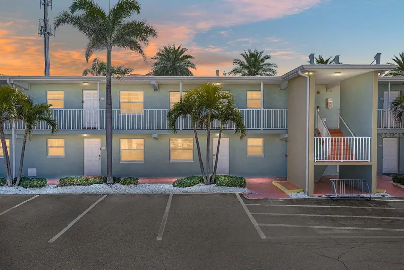 19417 Gulf Blvd #F108, FL