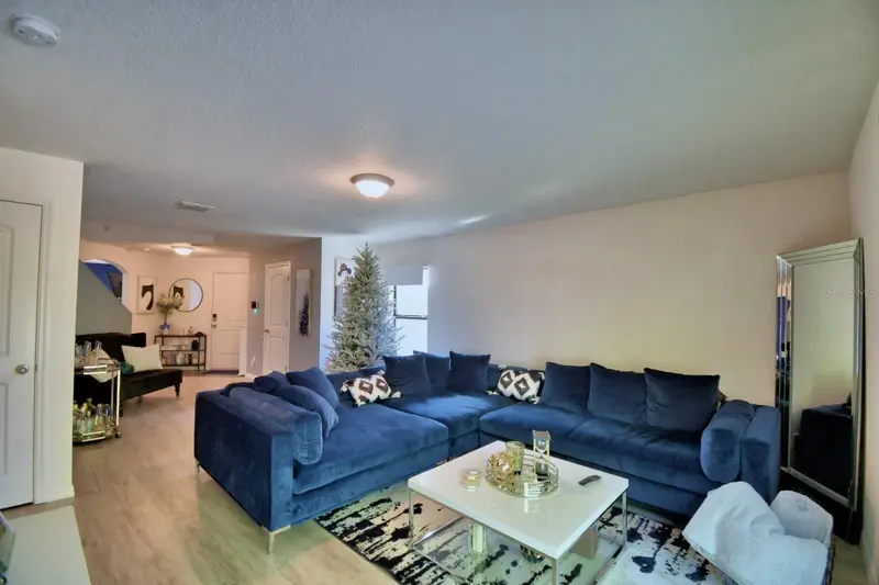 6286 Manitoba Dr, FL