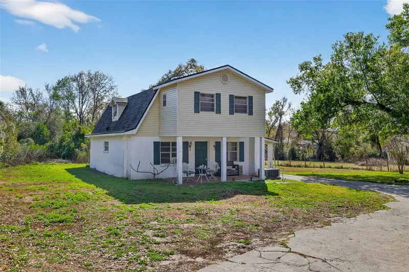 902 Two Houses Ln, FL