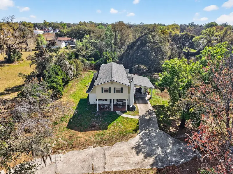902 Two Houses Ln, FL