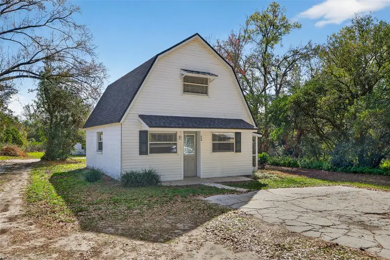 902 Two Houses Ln, FL