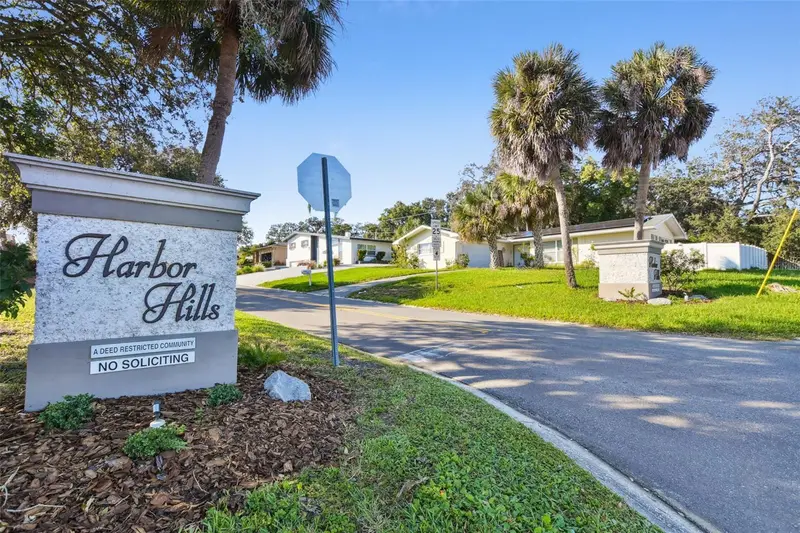 4415 Clearwater Harbor Dr N, FL