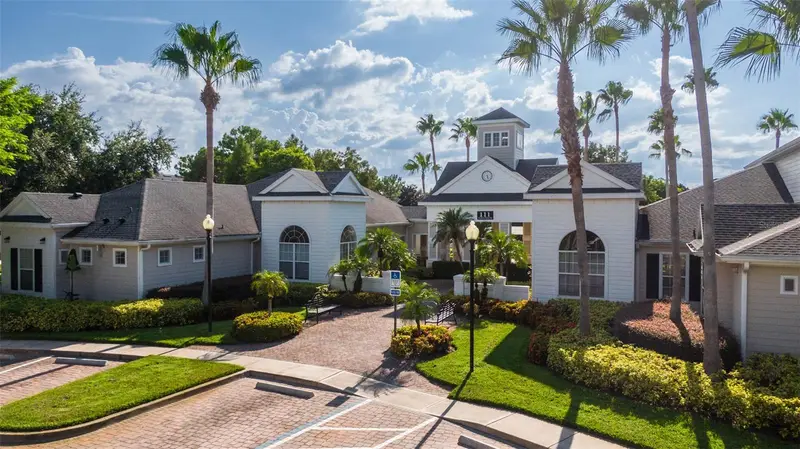233 Southern Pecan Cir #101, FL