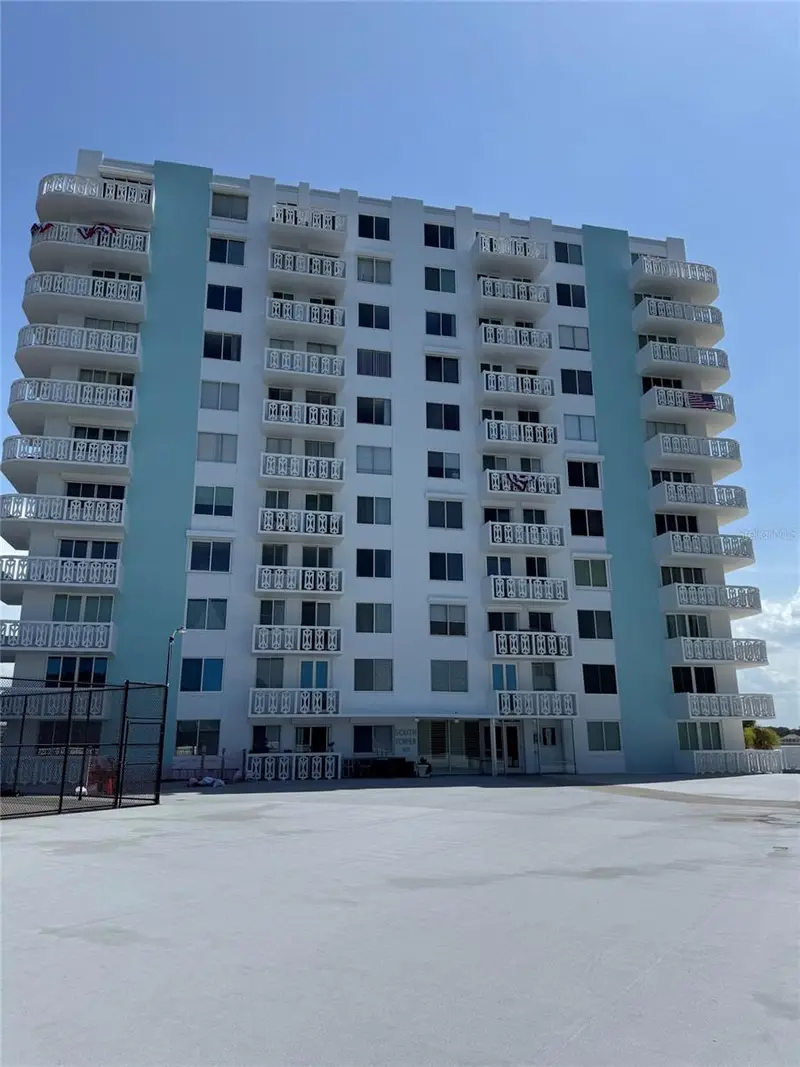 925 N Halifax Ave #102, FL