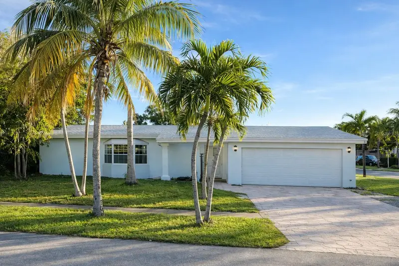 8760 Nw 21st St, FL