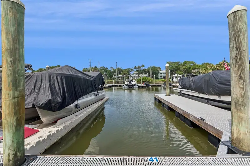 3 Riverwalk Dr #404, FL