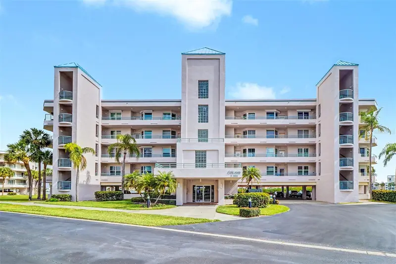 8021 Sailboat Key Blvd S #101, FL