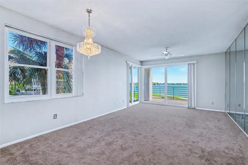 8021 Sailboat Key Blvd S #101, FL