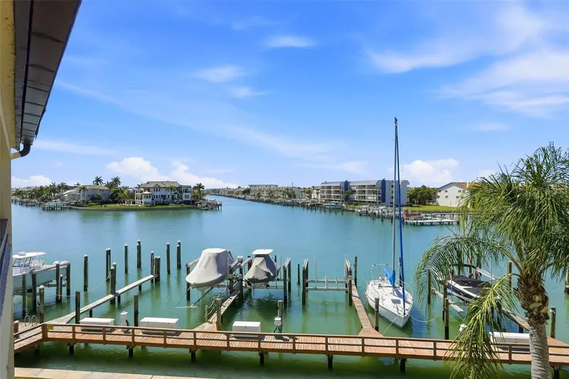 128 1st Street E. #102, FL