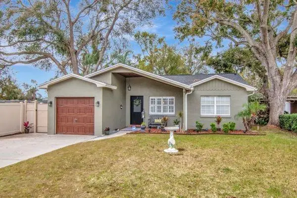 10212 Newport Cir, FL