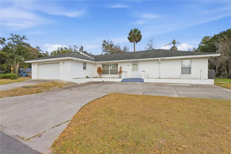 650 E Voorhis Ave, FL
