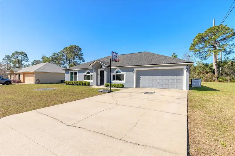 34 Secretary Trl, FL