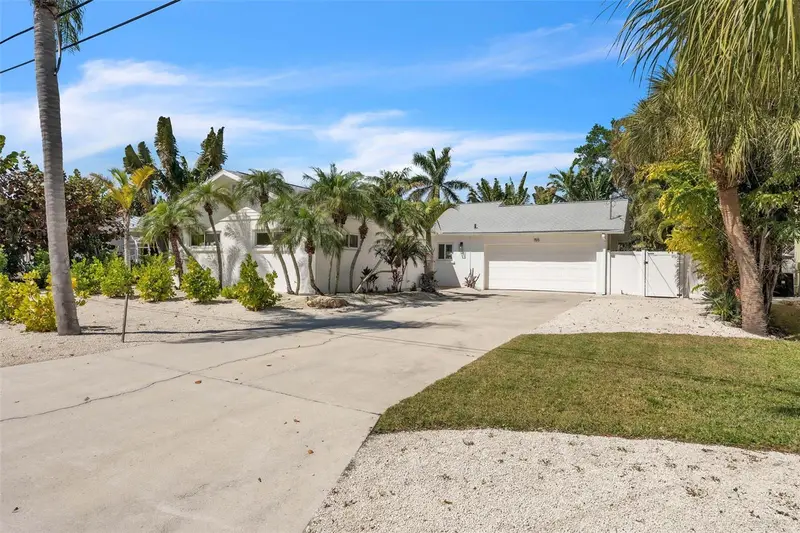 155 Crescent Dr, FL
