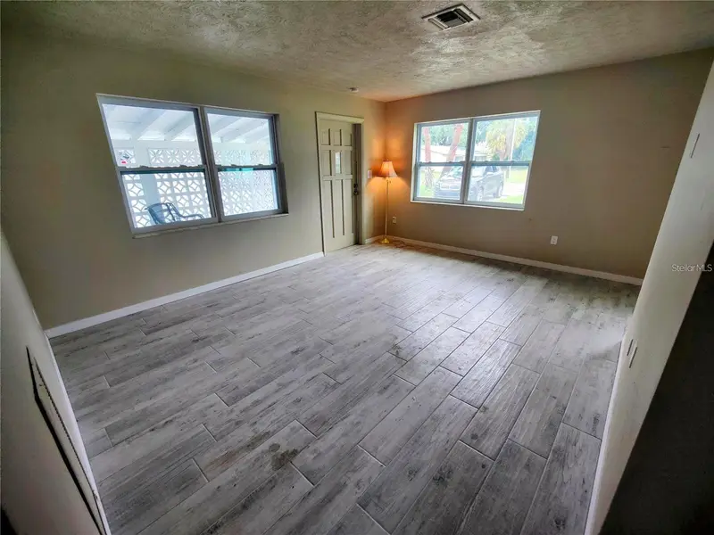 190 Danforth Dr, FL