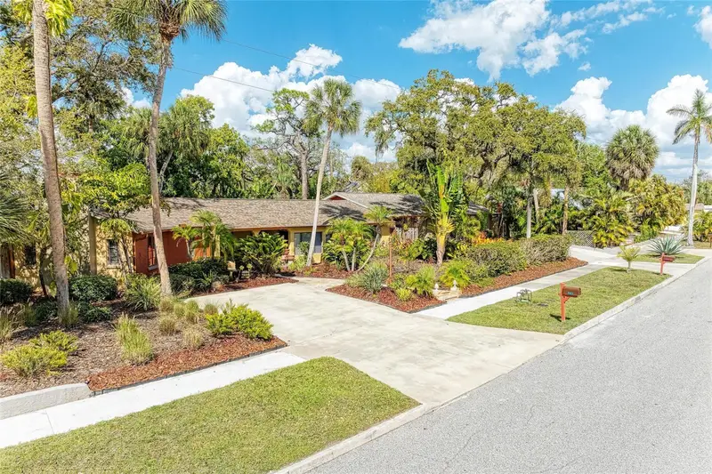 941 Virginia Dr, FL