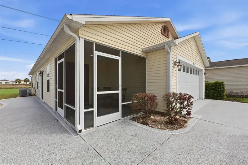 2747 Dyson Loop, FL