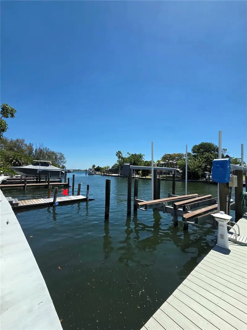 10215 Manatee Ave W #1, FL