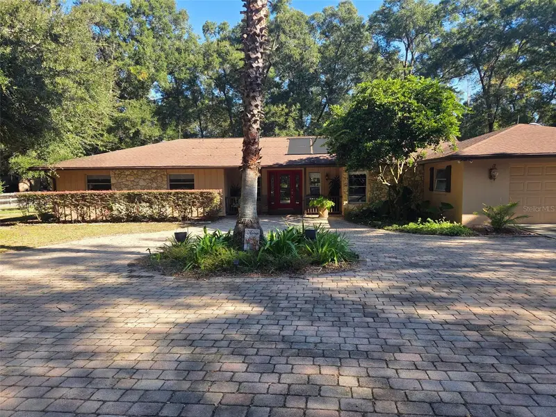 19 Northern Dancer Dr, FL