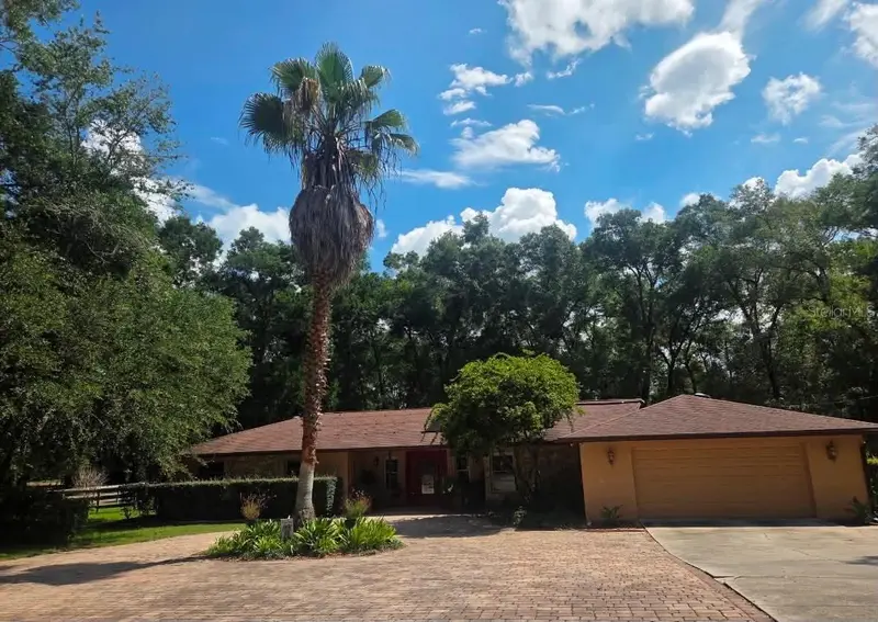 19 Northern Dancer Dr, FL