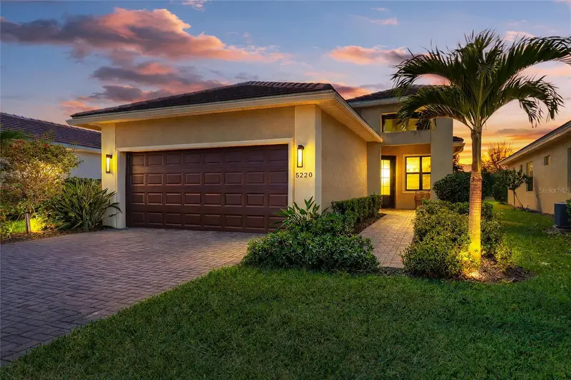 5220 Barnett Cir, FL