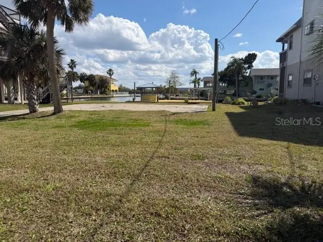 6436 Driftwood Dr, FL