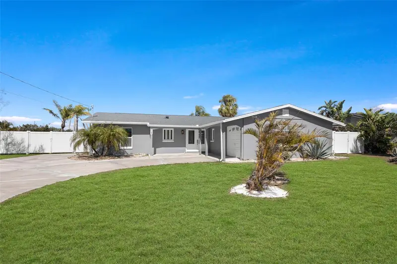 729 Spanish Main Dr, FL